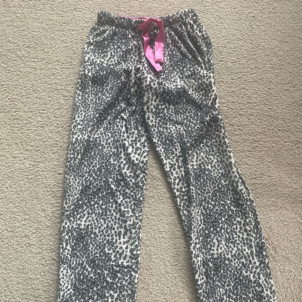 Brand NWOT Women’s Small fleece pajama pants leopard print